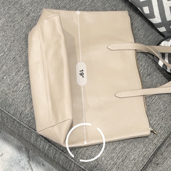 Cuyana - Picture 12 of 14